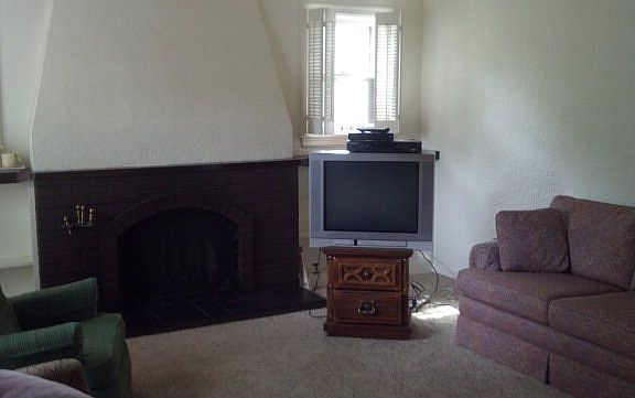 3rd image of 1127 Figueroa St