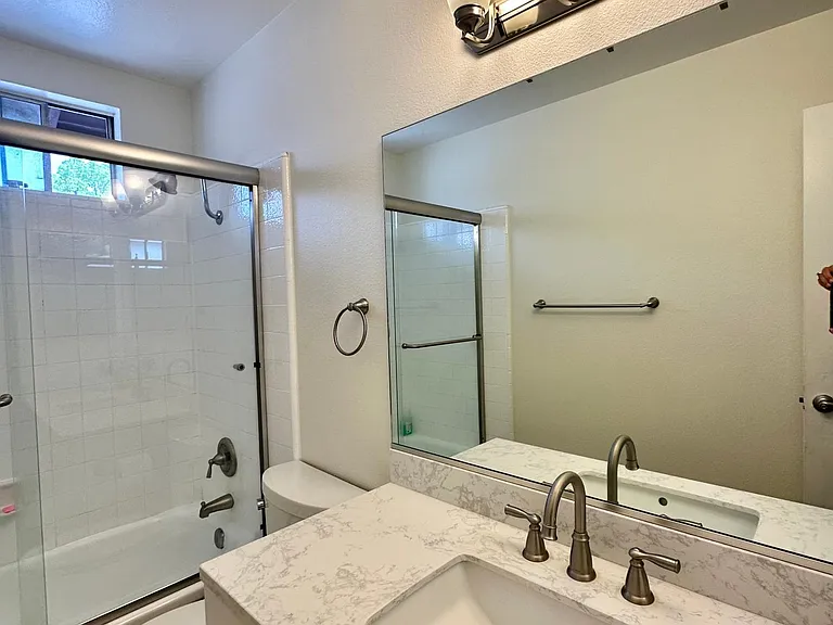 1123 W Sierra Madre Ave #4 — Photo 11