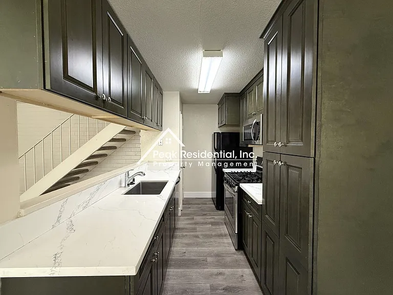 4525 Greenholme Dr #3 — Photo 6