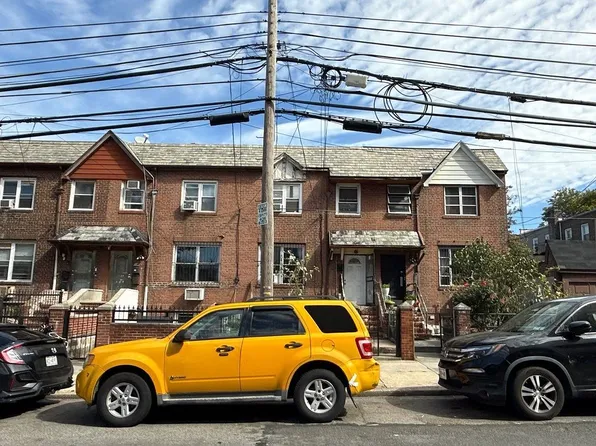 2411 37th Ave, Long Island City, NY 11101