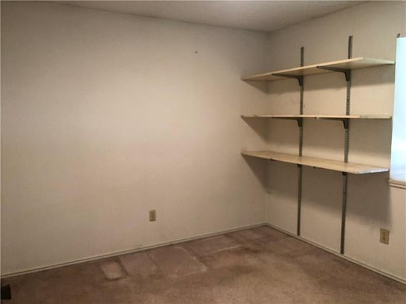 5th image of 2533 Independence Dr