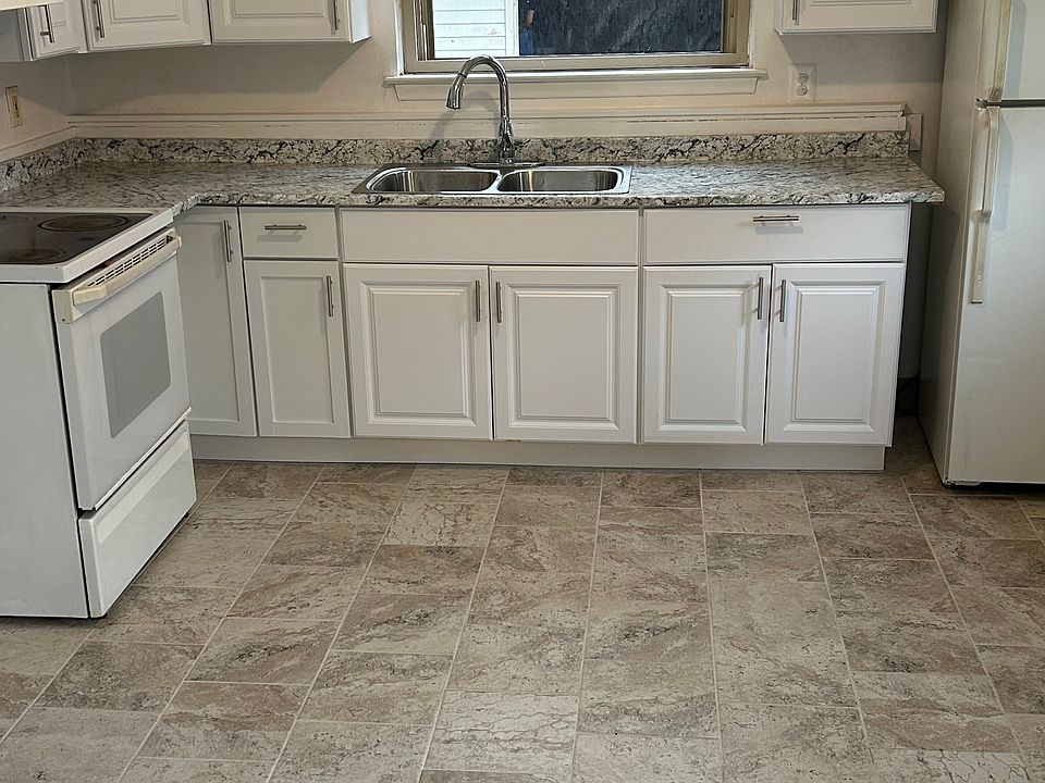 1st image of 4647 Merrick St