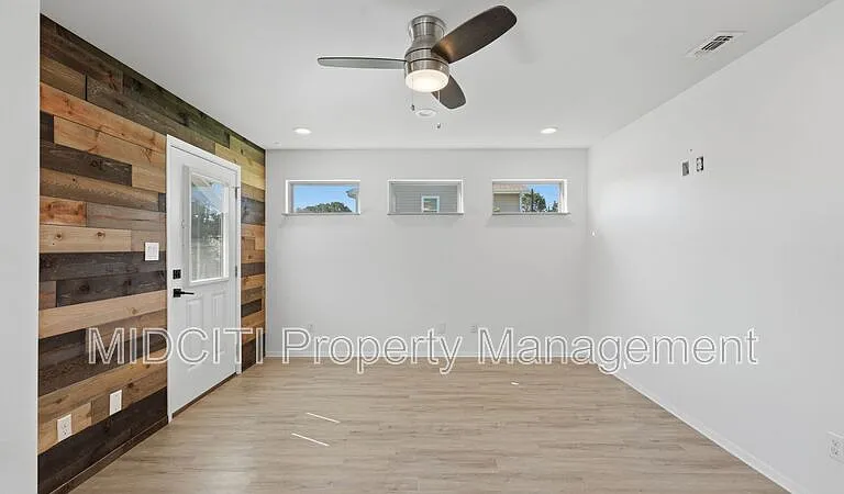 1198 Green Hill Dr — Photo 11