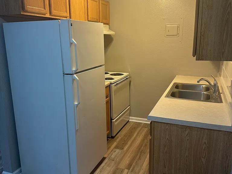 1314 W Pasewalk Ave #16 — Photo 7