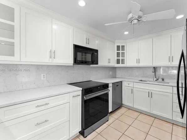 392 Golfview Rd APT A, North Palm Beach, FL 33408