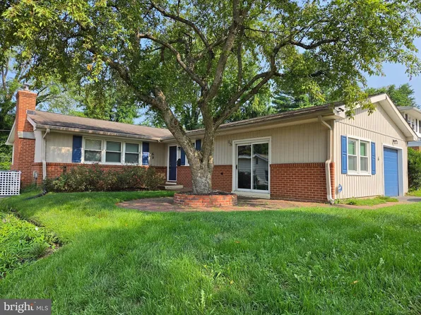 6 Windflower Dr, Newark, DE 19711