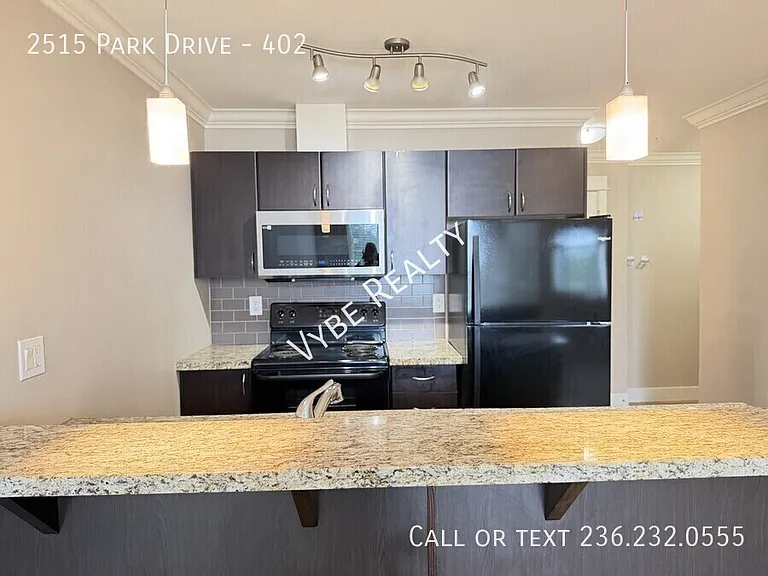 2515 Park Dr #402 — Photo 3