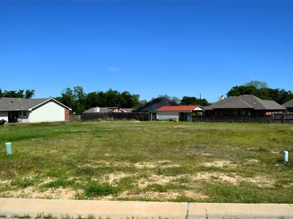 316 Preston Rd, Mabank, TX 75147