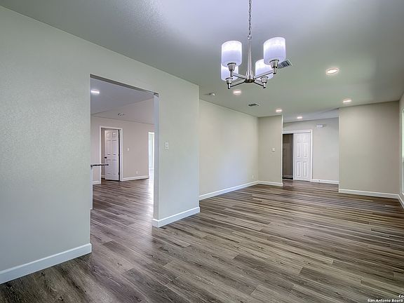 5th image of 4602 stoney view