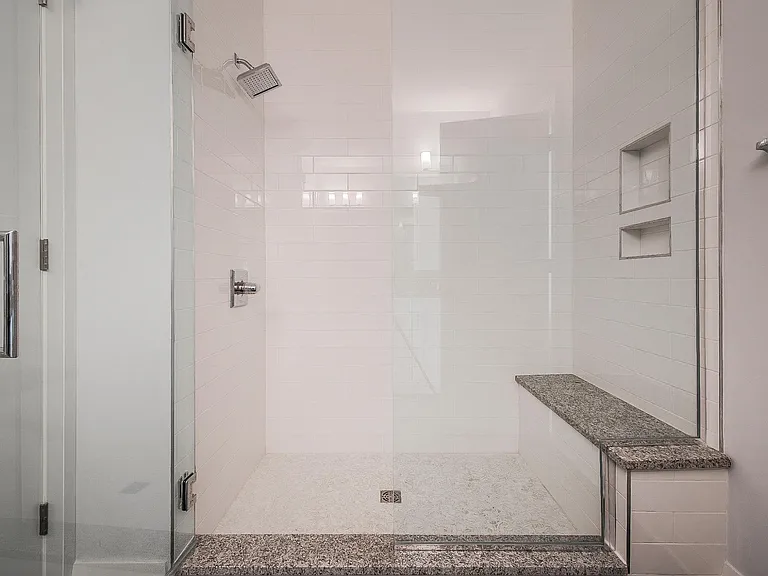 118 W Starr Ave — Photo 23