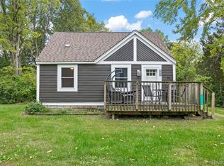 19590 Parkville St, Livonia, MI 48152