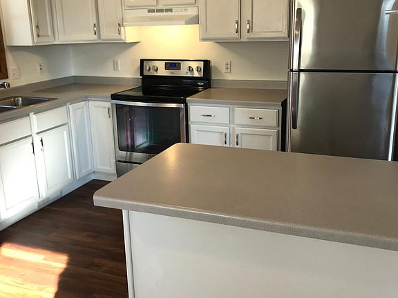 3rd image of 140 Jenna Dr