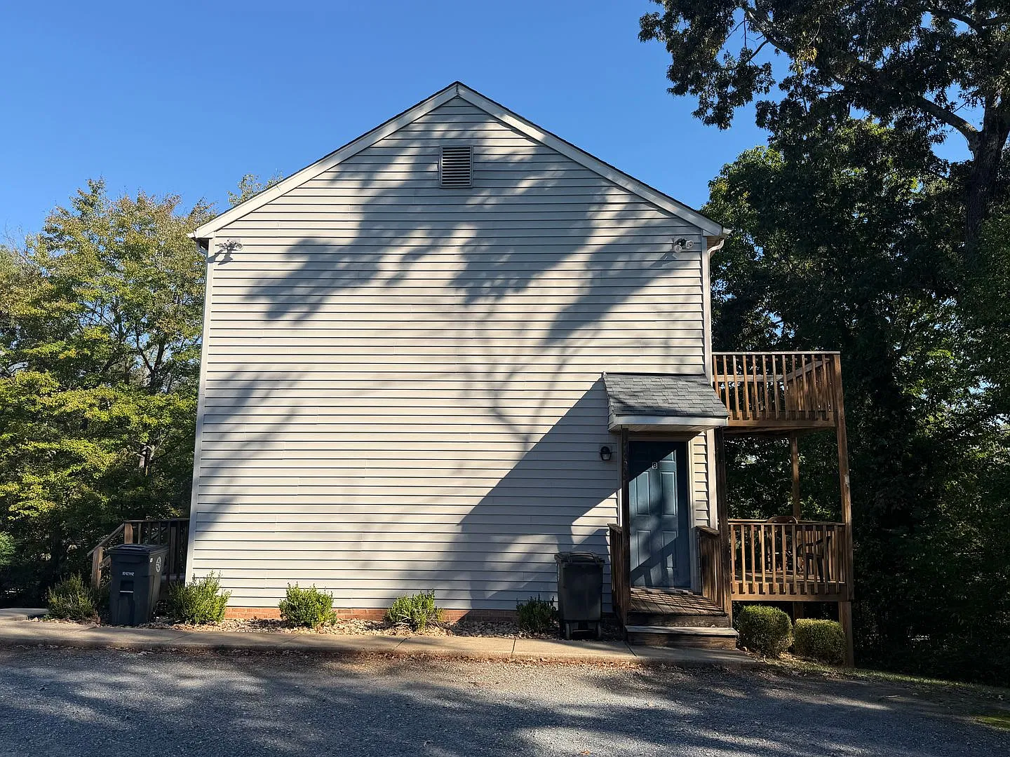 5822 - 5824 Raiford Circle — Photo 3
