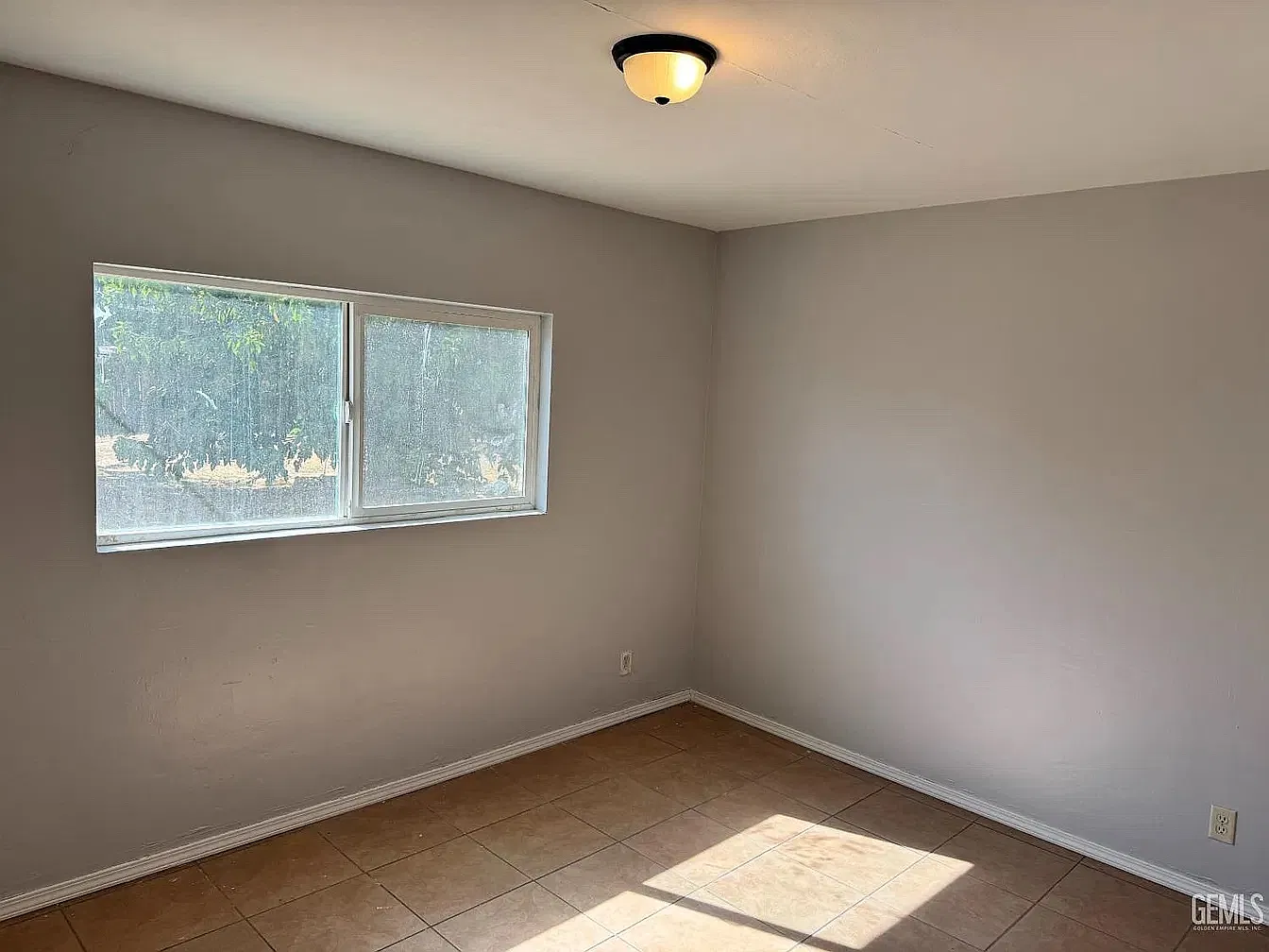 3 bed, 1039 sqft, $2,000 — Photo 4