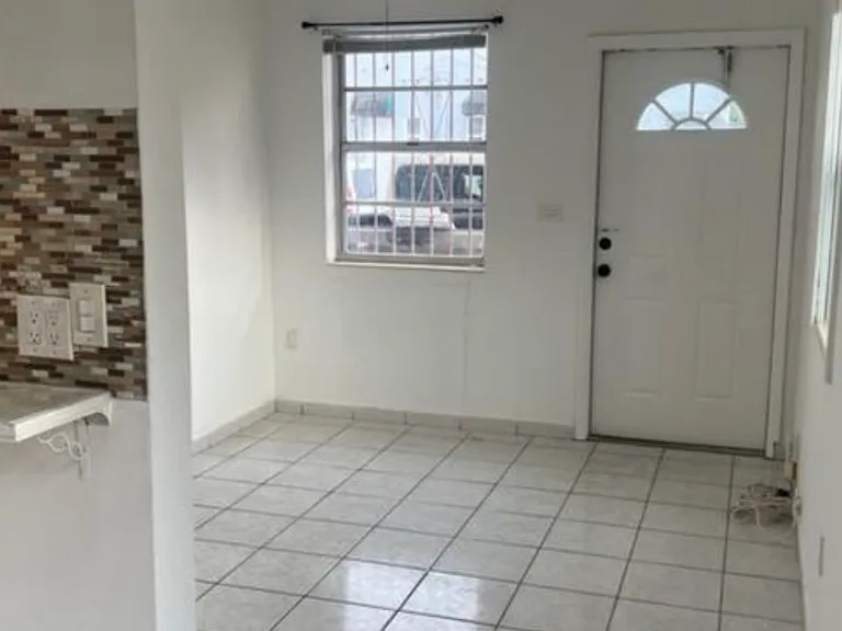 1823 SW 7th St #1821 — Photo 2