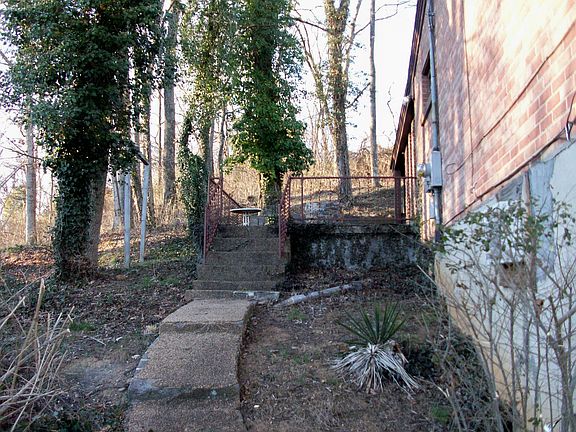 2nd image of 531 Ventura Cir
