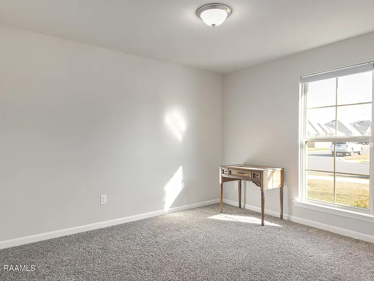 200 S Lakepointe Dr — Photo 24