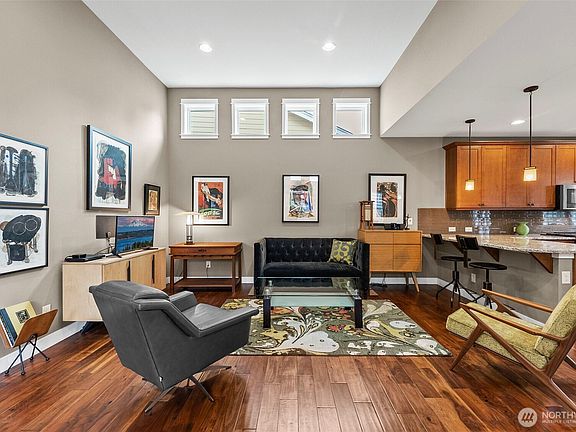 4th image of 14317 Knoll Park Drive E