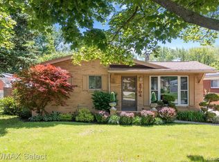 3704 Edgeland Ave, Royal Oak, MI 48073