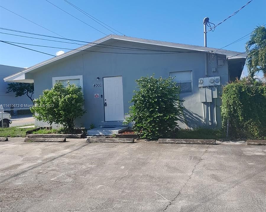 2nd image of 4000 SW 18th St