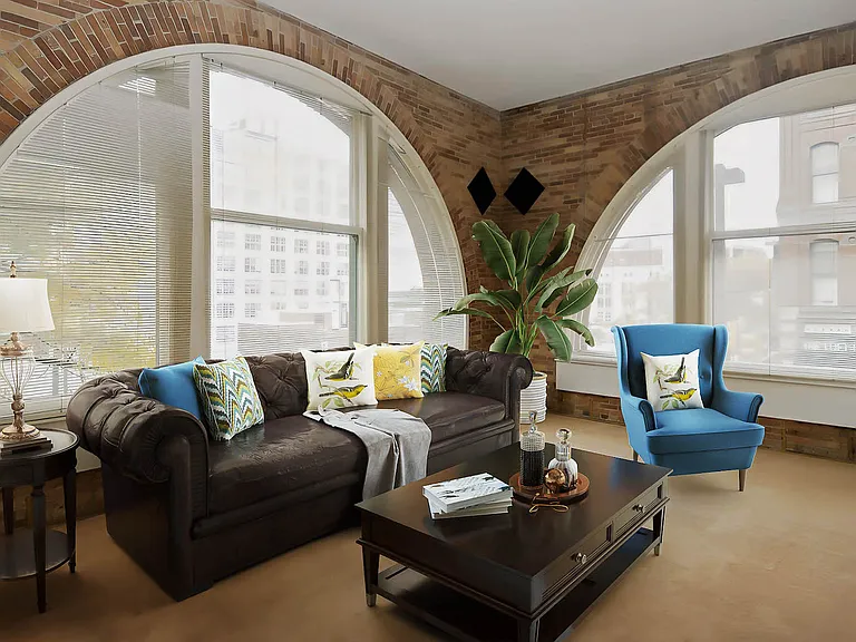 Marlboro Classic Apt & Redwood Square — Photo 22