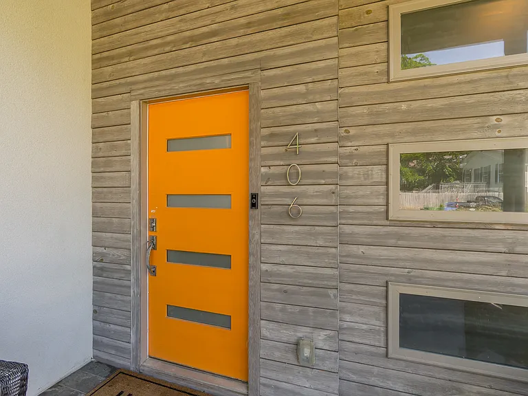 406 E Side Ave SE — Photo 5