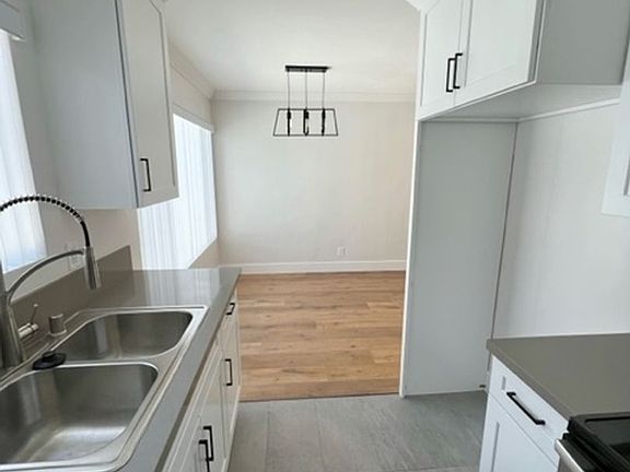 5th image of 3706 Mentone Ave Unit 8
