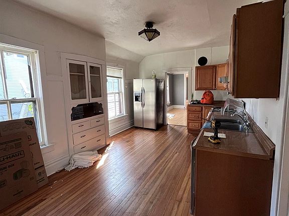 2nd image of 3530 W Lyndale St Unit 1
