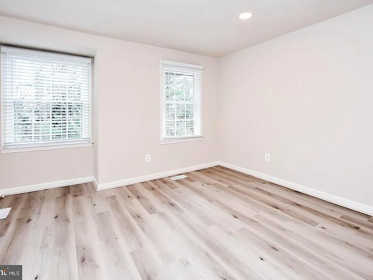 20569 Strath Haven Dr — Photo 6