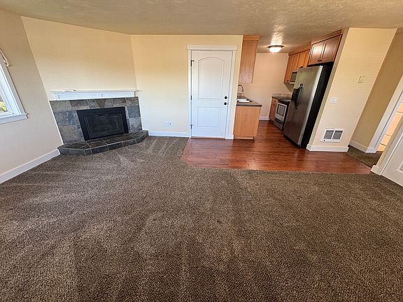 2nd image of 2850 Newton Pl
