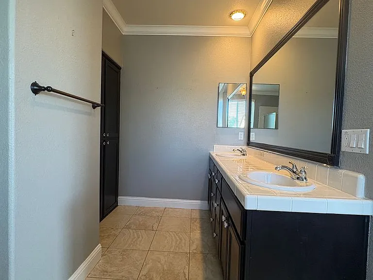 139 Ainger Cir — Photo 12