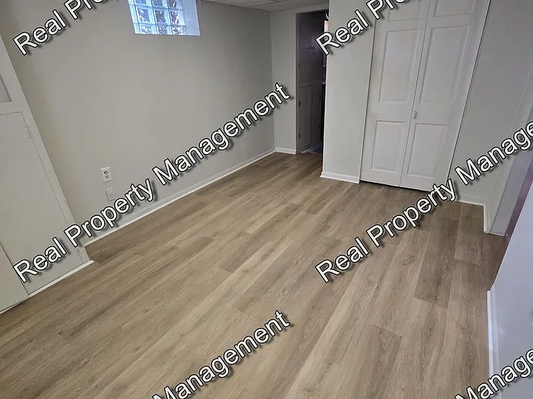 8118 Monroe Ave — Photo 10