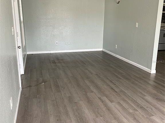 2nd image of 915 W Oak Ridge Rd APT B