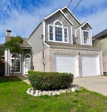 2nd image of 2921 N Bend Dr