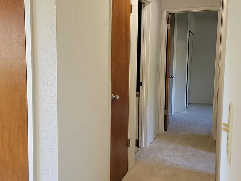 Royal Ambassador Apartments — Photo 25