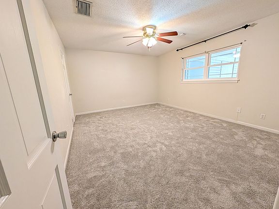 5th image of 635 Summit Dr