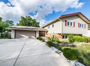 1665 Highland Blvd, Hoffman Estates, IL 60169