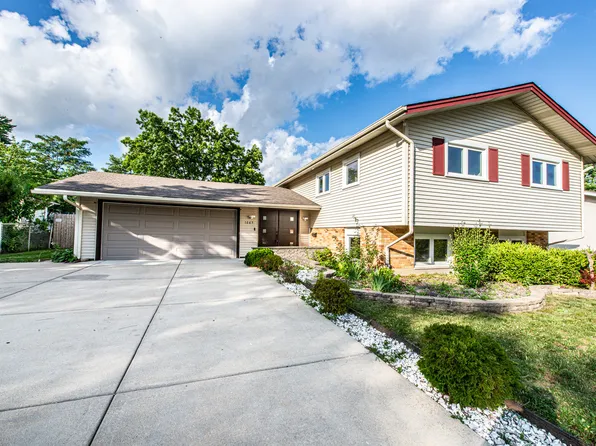 1665 Highland Blvd, Hoffman Estates, IL 60169