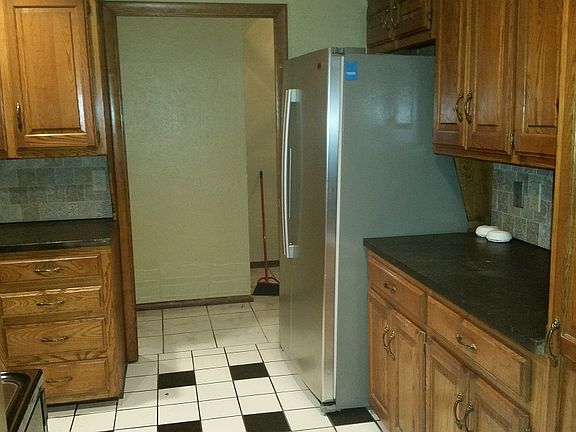 3rd image of 3935 Tamarisk Dr