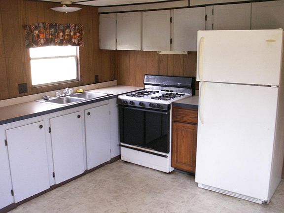 2nd image of 14 Southwoods Dr