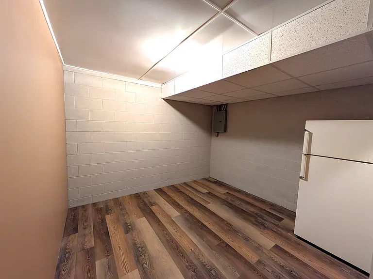 599 Echo Ct — Photo 18