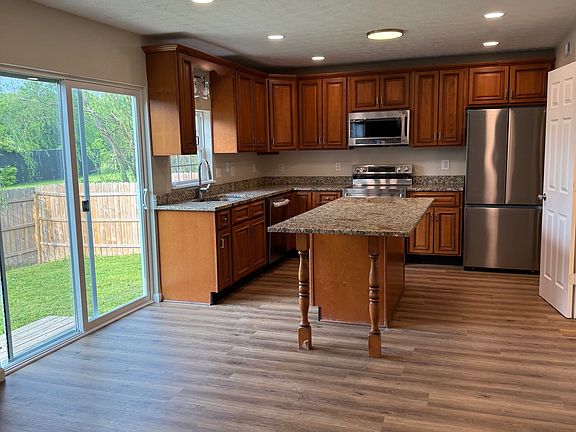5th image of 2540 Lullwater Ln
