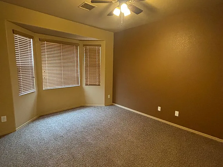 5558 Wilder Dr — Photo 11