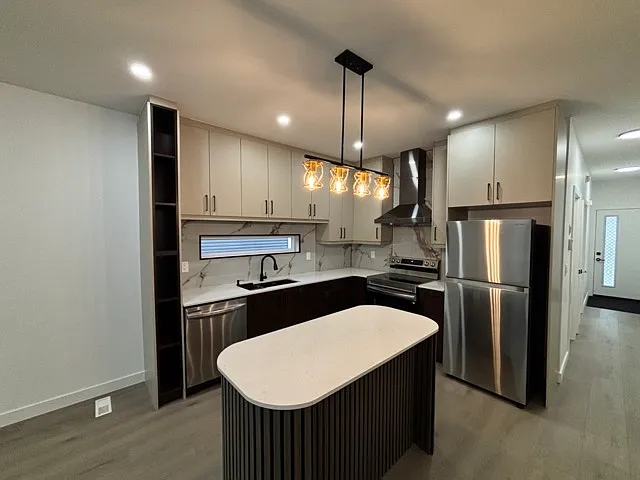 115 Blenheim Ave — Photo 2