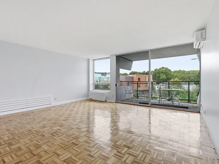 60 Babcock St — Photo 4