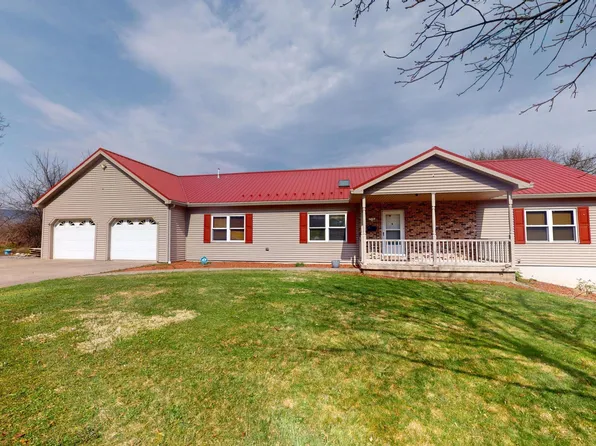 3 Persun St, Montgomery, PA 17752