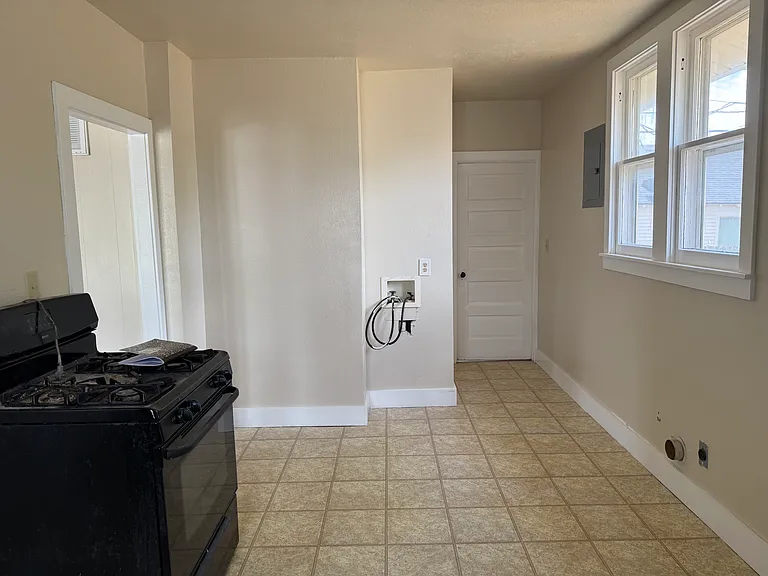 418 N Crawford Ave — Photo 17