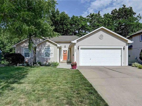 11709 N Harrison St, Kansas City, MO 64155