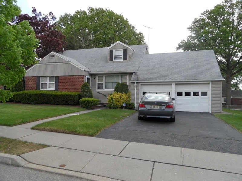 18 Fitzgerald Ave photo 1