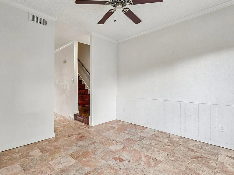 7700 Creekbend Dr #70 — Photo 6